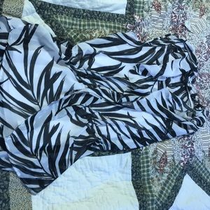 Ann Taylor Tropical Print Black/White Top